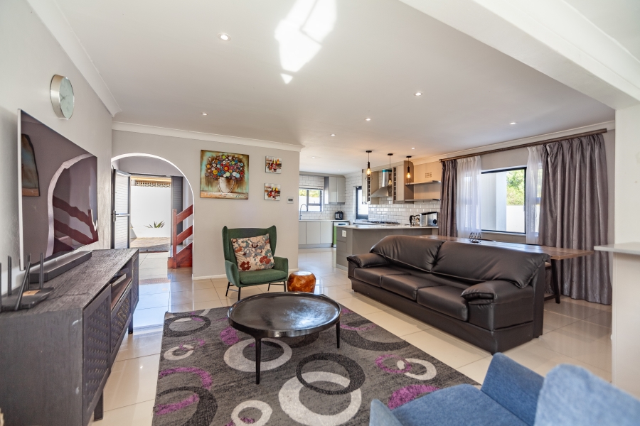 8 Bedroom Property for Sale in Milnerton Ridge Western Cape